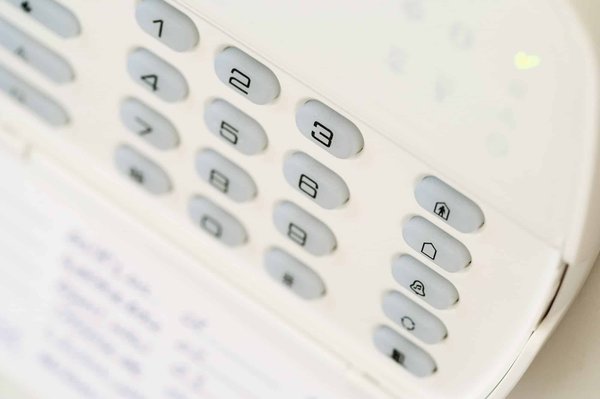 Comment une alarme sur mesure peut protéger efficacement votre appartement